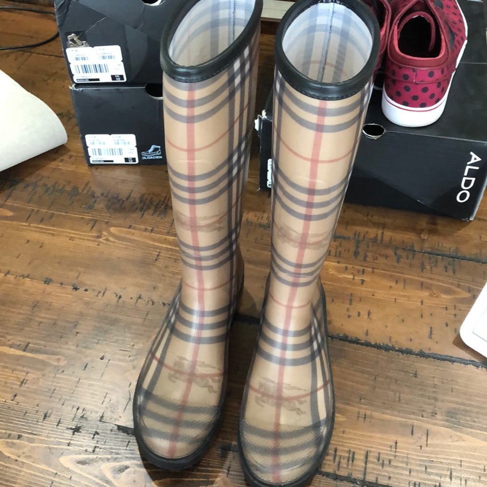 Authentic Burberry Rain Boots Size 38